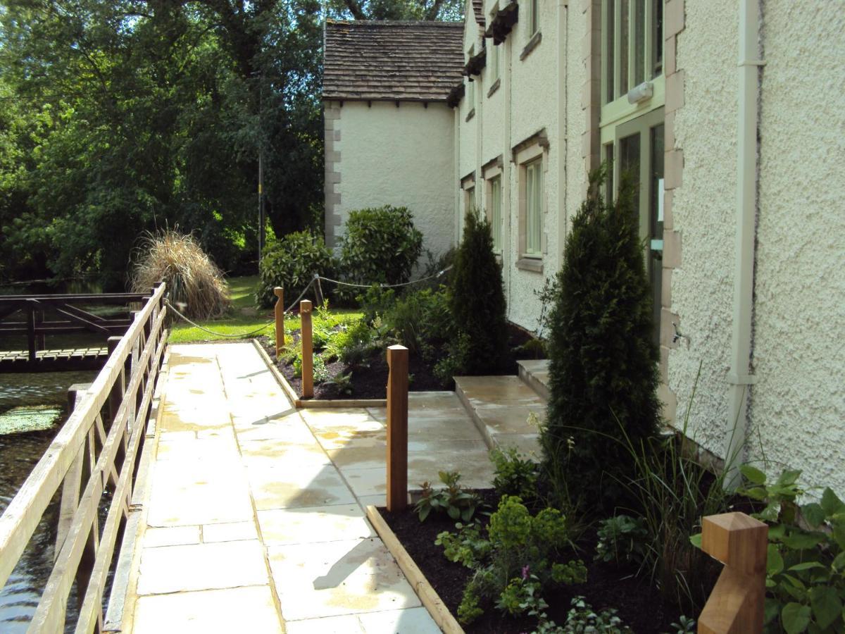 The Crown Of Crucis Country Inn And Hotel Cirencester Exterior photo