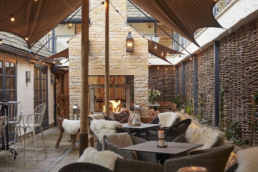 The Crown Of Crucis Country Inn And Hotel Cirencester Exterior photo