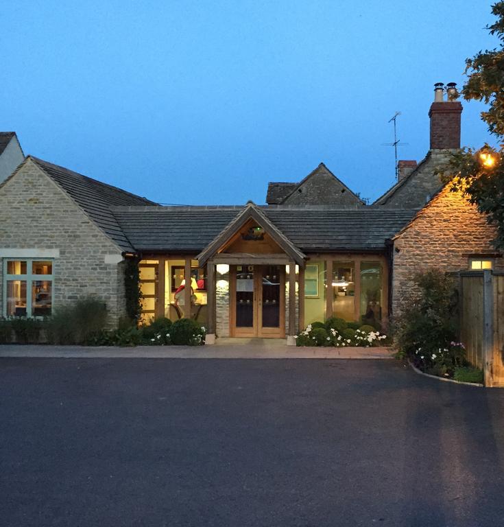 The Crown Of Crucis Country Inn And Hotel Cirencester Exterior photo